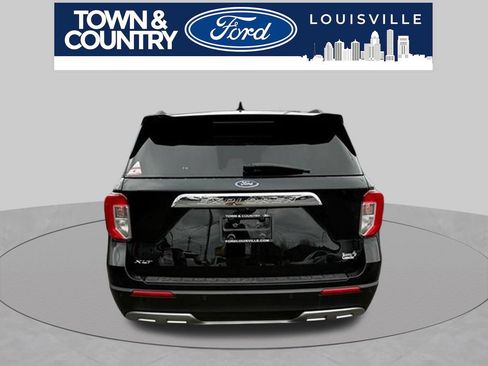 Used 2024 Ford Explorer XLT w/ Equipment Group 202A RWD image 5