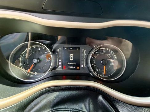 Used 2018 Jeep Cherokee Latitude image 36