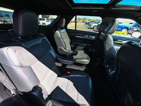 Used 2025 Ford Explorer ST AWD/4WD image 30