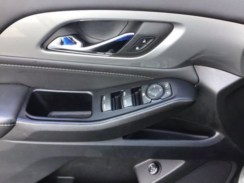 Used 2023 Chevrolet Traverse LT FWD image 10