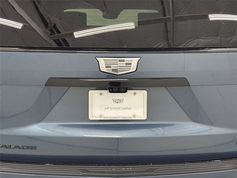 New 2026 Cadillac Escalade Platinum Sport w/ LPO, ONYX Package image 18