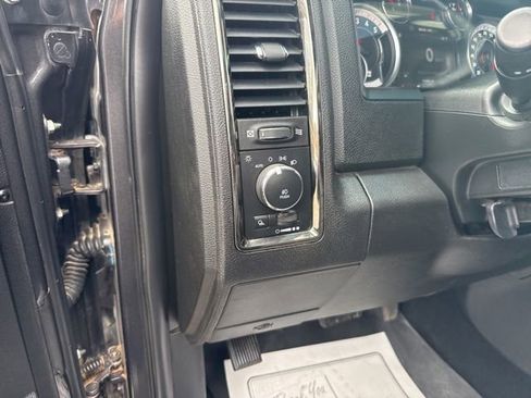 Used 2018 RAM 2500 Big Horn w/ Sport Appearance Group AWD/4WD image 18