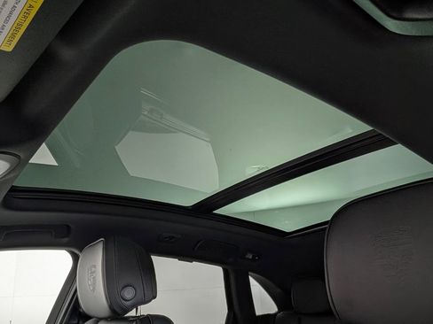 New 2026 Porsche Macan image 38