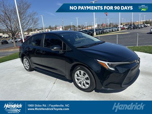 Certified 2023 Toyota Corolla LE image 1