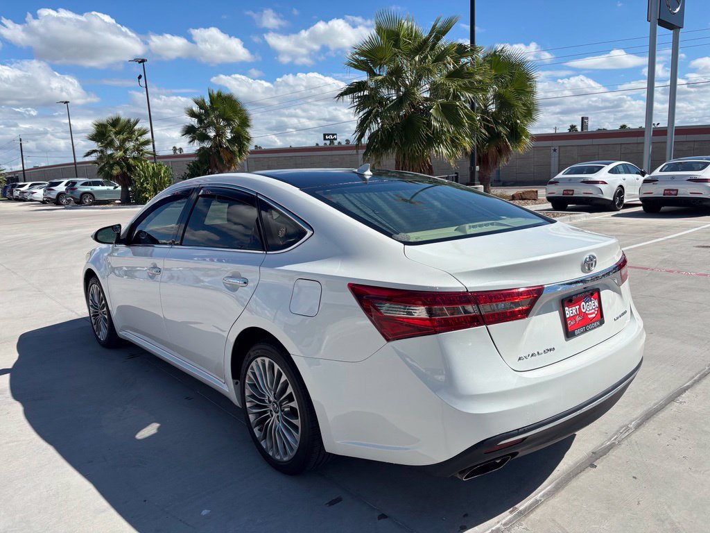 Used 2018 Toyota Avalon Limited FWD image 4