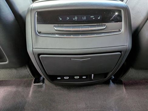 Used 2024 Cadillac Escalade Premium Luxury Platinum image 18