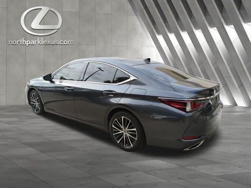 Used 2022 Lexus ES 350 w/ Premium Package FWD image 2