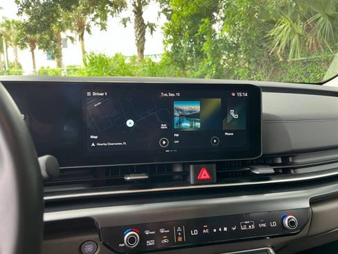 Used 2026 Kia Carnival FWD image 20