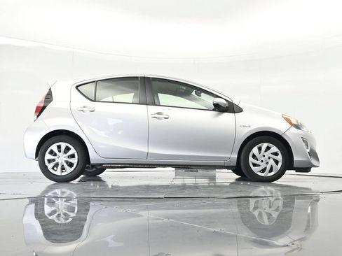 Used 2016 Toyota Prius C One FWD image 33