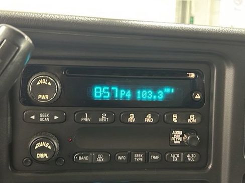Used 2004 GMC Sierra 1500 SLE w/ Light Duty Power Package AWD/4WD image 16