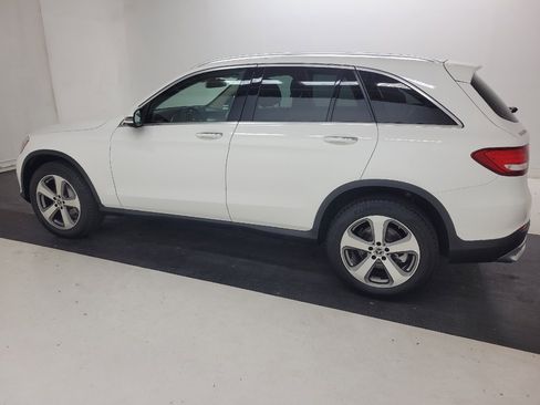 Used 2019 Mercedes-Benz GLC 300 w/ Premium Package image 3