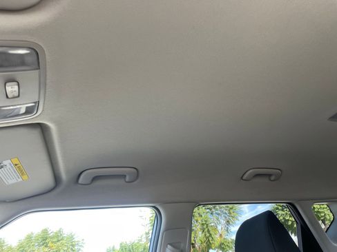 Used 2025 Kia Soul LX w/ LX Technology Package image 32