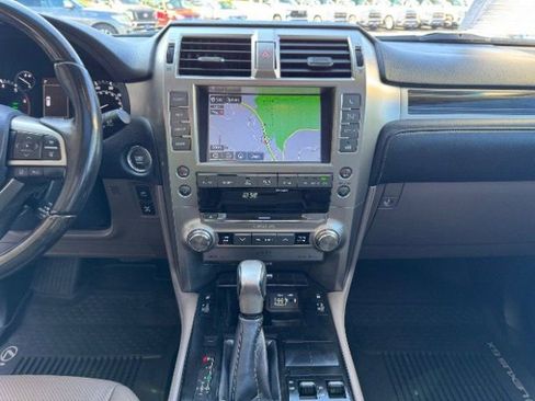 Used 2021 Lexus GX 460 Premium w/ Accessory Package AWD/4WD image 35
