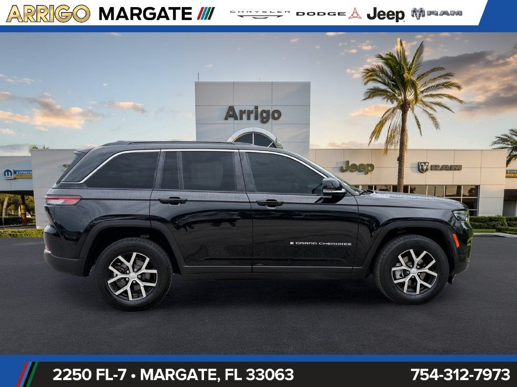 Used 2025 Jeep Grand Cherokee Limited RWD image 8