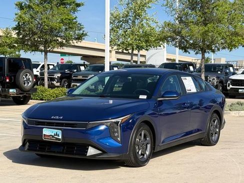 Used 2025 Kia K4 FWD image 8