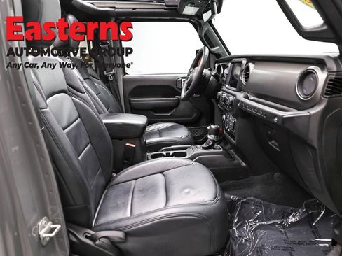 Used 2023 Jeep Wrangler Unlimited w/ Sun & Screen Package image 27