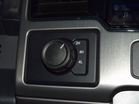 Used 2022 Ford F450 Platinum w/ FX4 Off-Road Package image 36