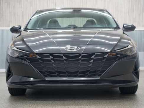 Used 2023 Hyundai Elantra SEL FWD image 3