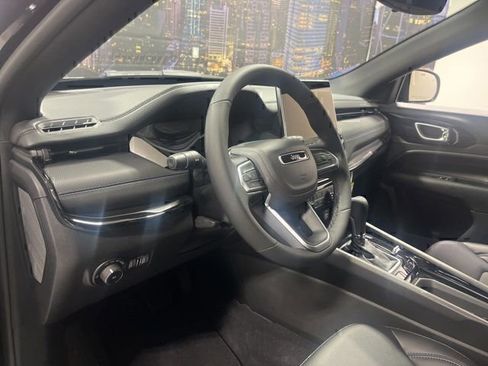 New 2026 Jeep Compass Latitude image 9