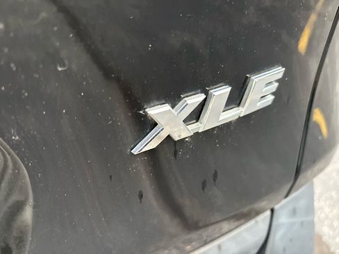 Used 2020 Toyota RAV4 XLE w/ Convenience Package FWD image 23