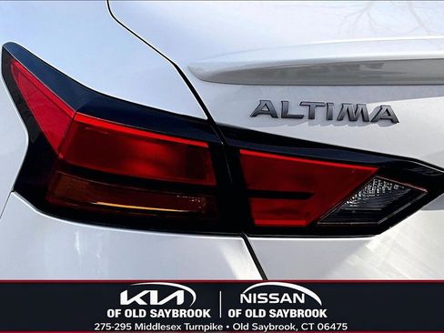Used 2023 Nissan Altima 2.5 SR w/ SR Premium Package image 21