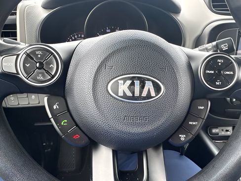 Used 2014 Kia Soul + FWD image 6
