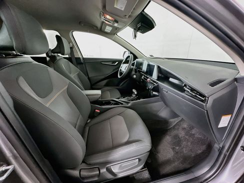 Used 2025 Kia Niro LX FWD image 29
