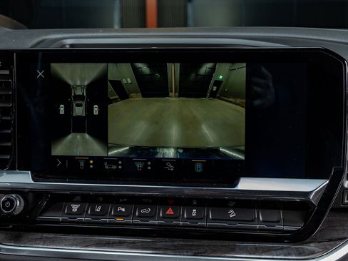 Used 2024 Chevrolet Silverado 2500 LTZ w/ LTZ Premium Package image 24