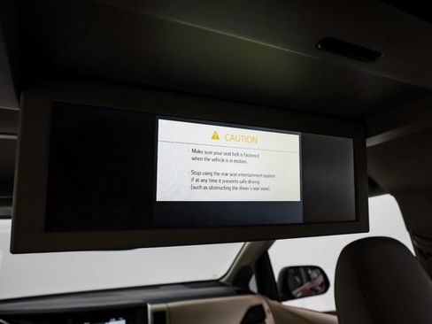 Used 2019 Toyota Sienna XLE Premium FWD image 31