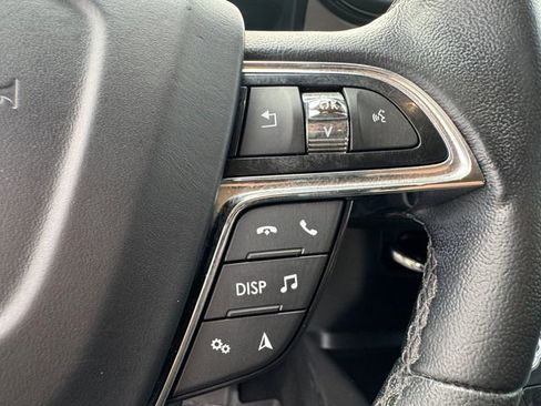 Used 2022 Lincoln Nautilus FWD image 8