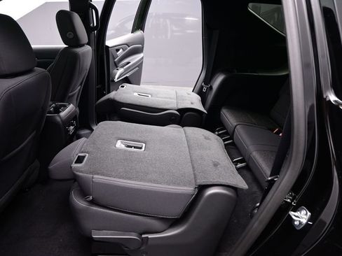 New 2026 Chevrolet Traverse LT w/ Sun and Wheel Package FWD image 16