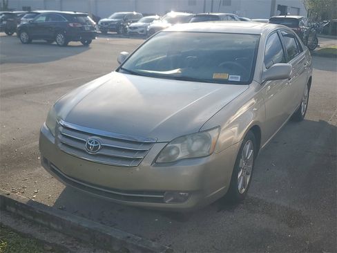Used 2005 Toyota Avalon image 3