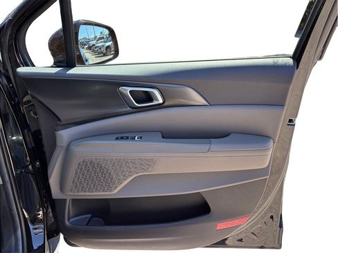 Used 2026 Kia Carnival LXS Hybrid FWD image 41