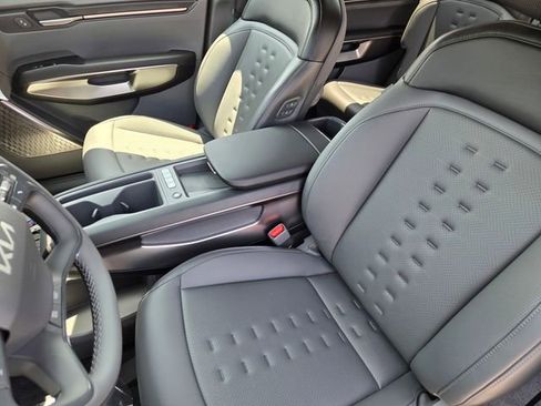 New 2026 Kia EV9 Wind AWD/4WD image 17