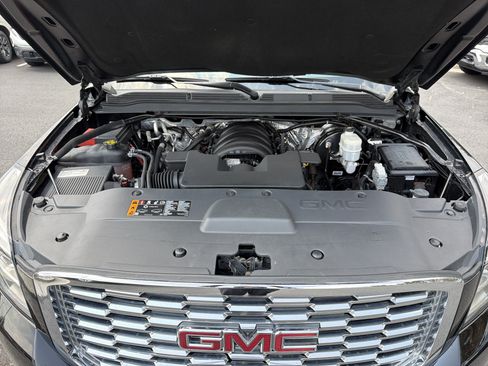 Used 2018 GMC Yukon Denali w/ Denali Ultimate Package AWD/4WD image 35