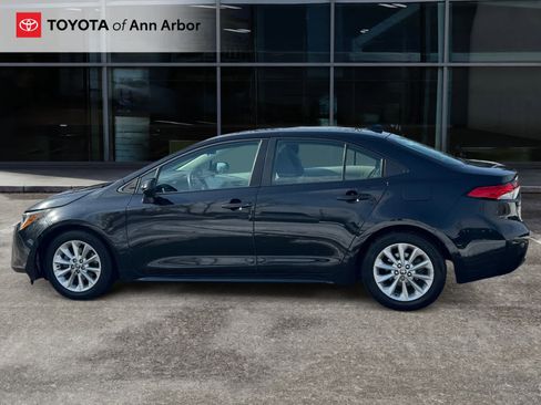 Used 2021 Toyota Corolla LE image 9
