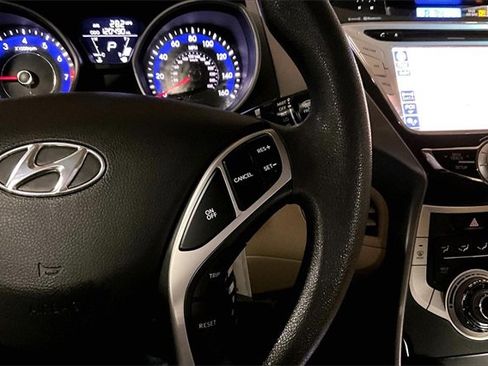 Used 2011 Hyundai Elantra GLS w/ Navigation Pkg 4 image 21