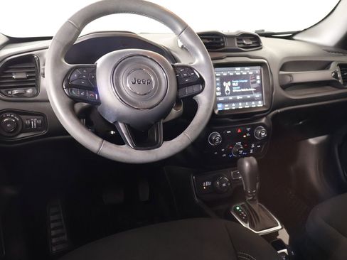 Used 2022 Jeep Renegade Altitude image 2