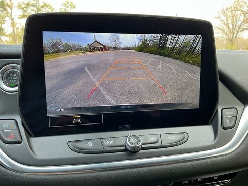 Used 2025 Chevrolet Blazer LT image 19