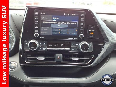Used 2022 Toyota Highlander XSE image 25