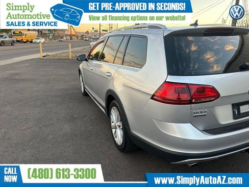 Used 2017 Volkswagen Golf Alltrack SE image 10