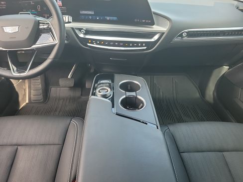 Used 2024 Cadillac Lyriq Sport RWD image 16