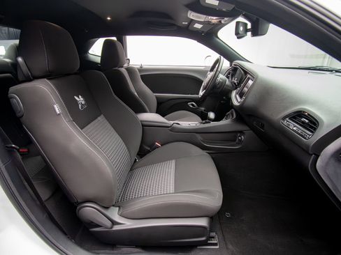 Used 2022 Dodge Challenger R/T Scat Pack RWD image 14