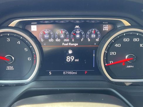 Used 2021 Chevrolet Tahoe Premier w/ Premium Package AWD/4WD image 19