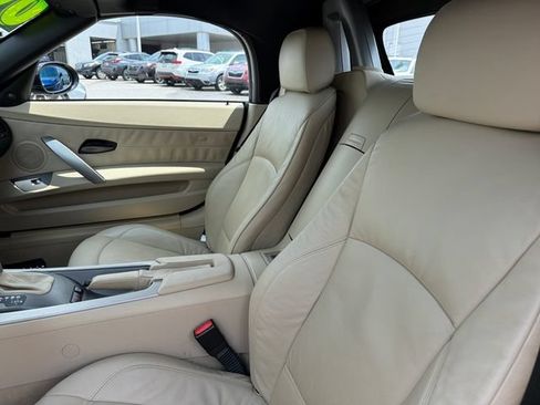 Used 2004 BMW Z4 3.0i RWD image 16