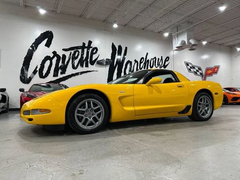 Used 2004 Chevrolet Corvette Z06 w/ Memory Package RWD image 1