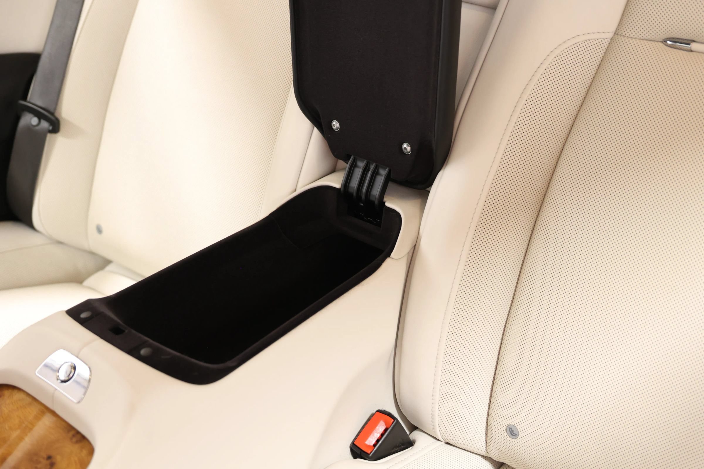 Used 2017 Rolls-Royce Wraith RWD image 68