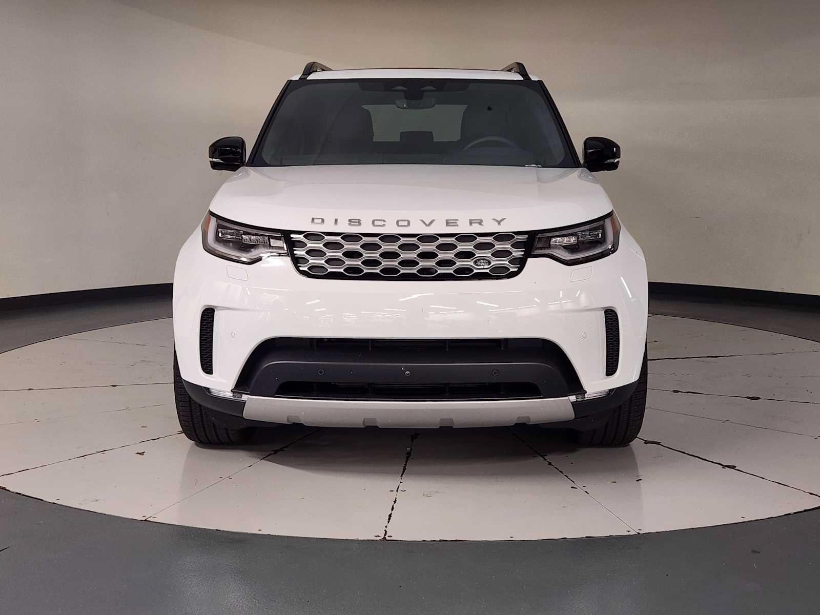 Used 2026 Land Rover Discovery S AWD/4WD image 9