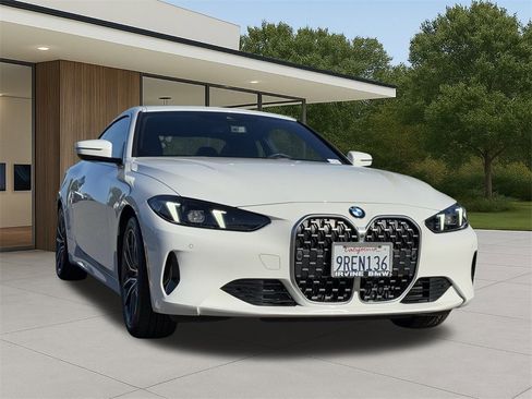 Used 2025 BMW 430i Coupe w/ Premium Package image 4