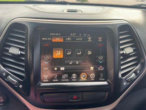 Used 2015 Jeep Cherokee Limited AWD/4WD image 23